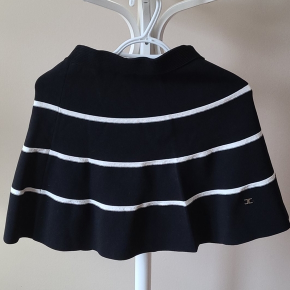 Stylish elastic Skirt - Picture 2 of 3